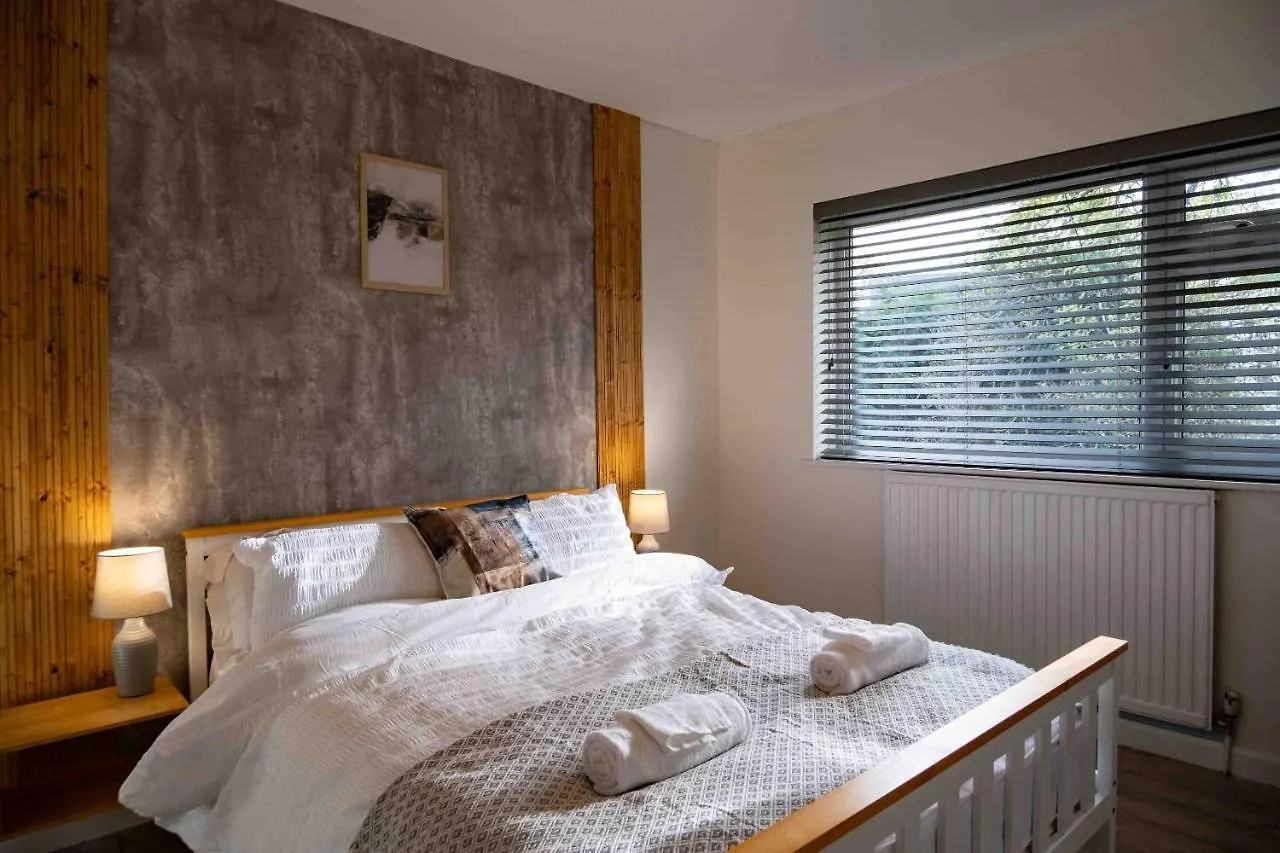 Cross Lane Cottage Pudsey